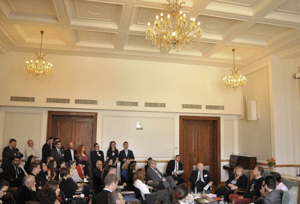 Panelová diskusia na Smolenickom zámku. Foto: Jakub Kovalík 